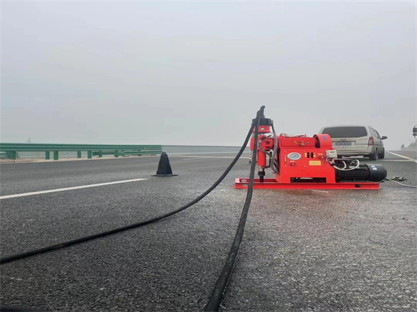 永济马路路基路面开裂下沉注浆加固灌浆